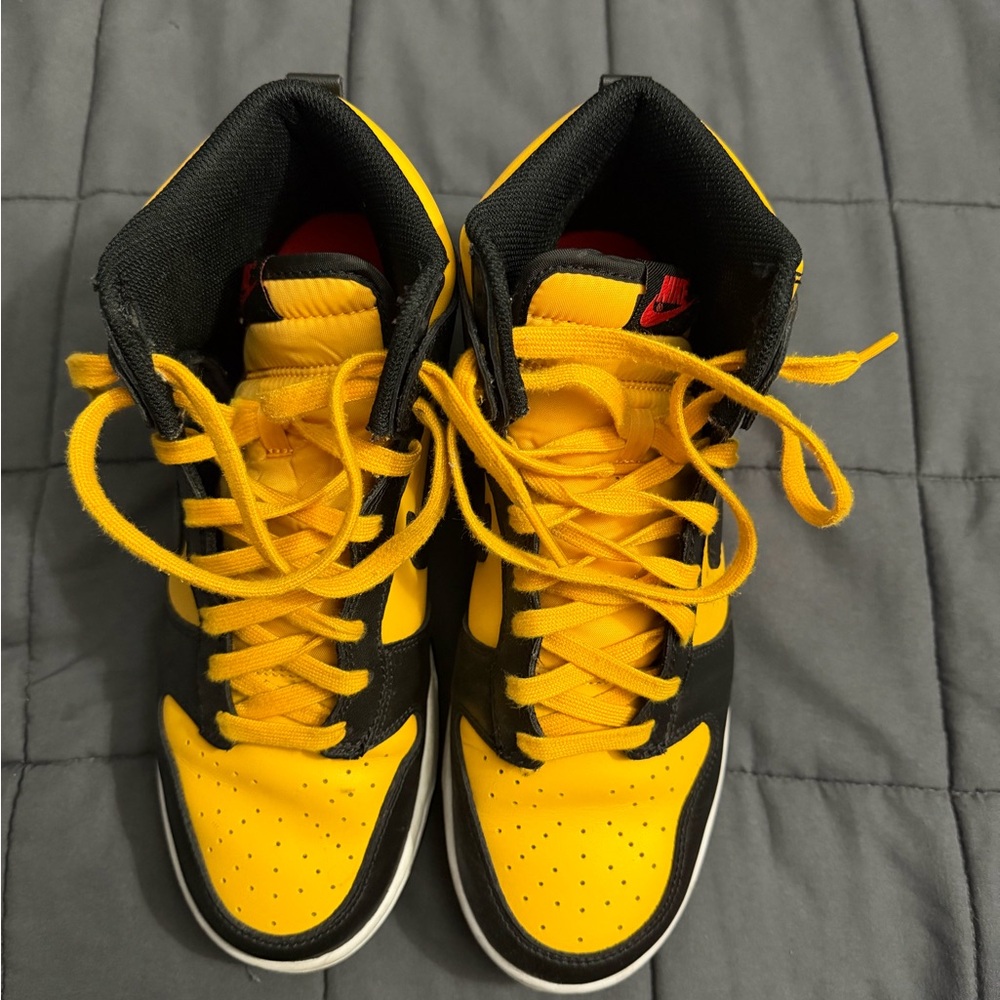 Men Nike Yellow and Black High-Top Sneakers